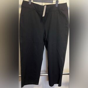 NWT Chico’s Black Cropped Pants